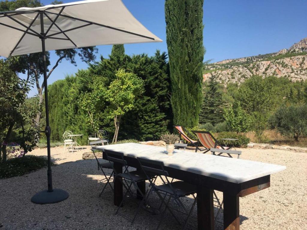 مبيت وإفطار Saint-Antonin-sur-Bayon Le Moulin En Provence المظهر الخارجي الصورة
