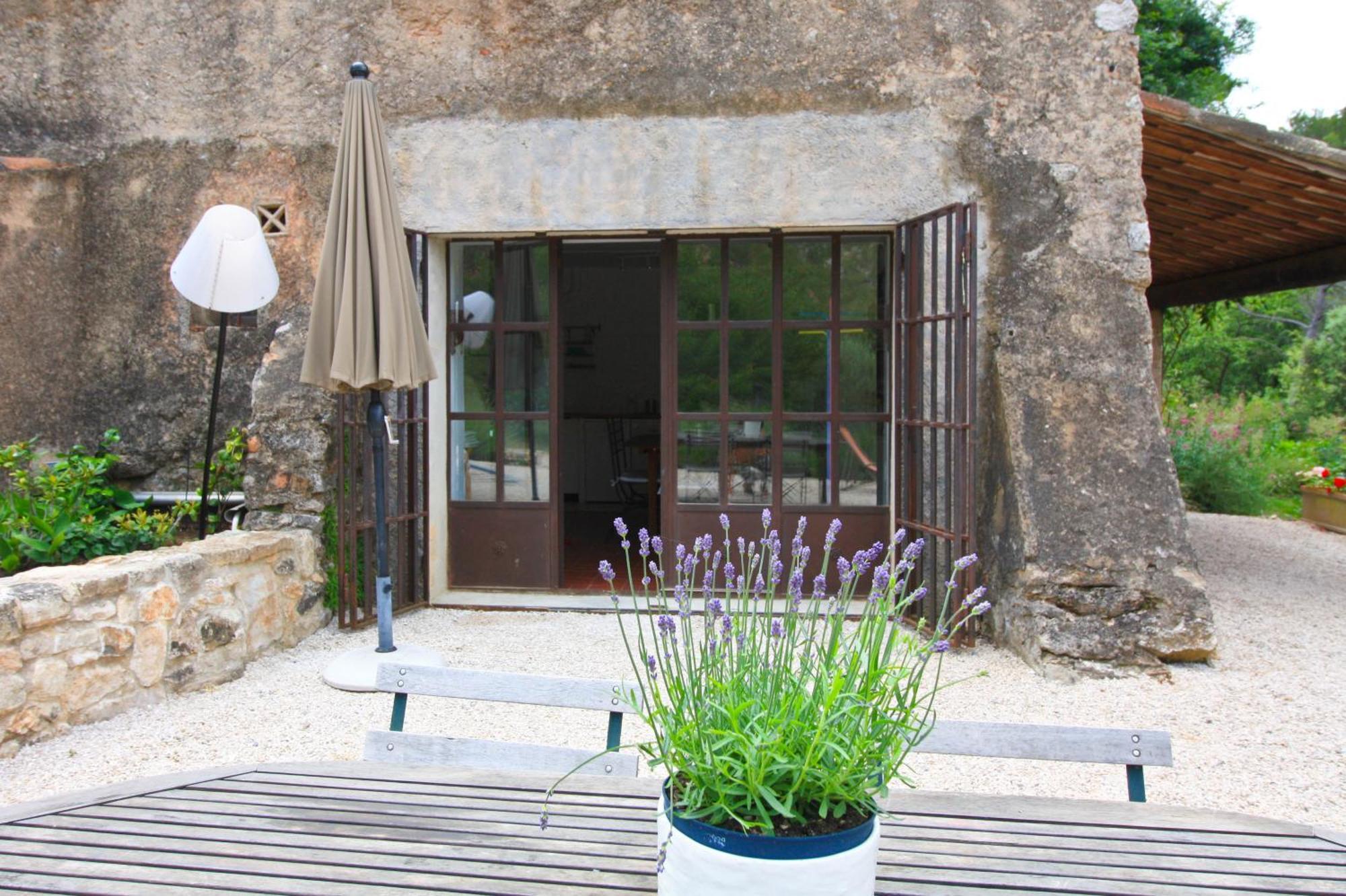 مبيت وإفطار Saint-Antonin-sur-Bayon Le Moulin En Provence المظهر الخارجي الصورة